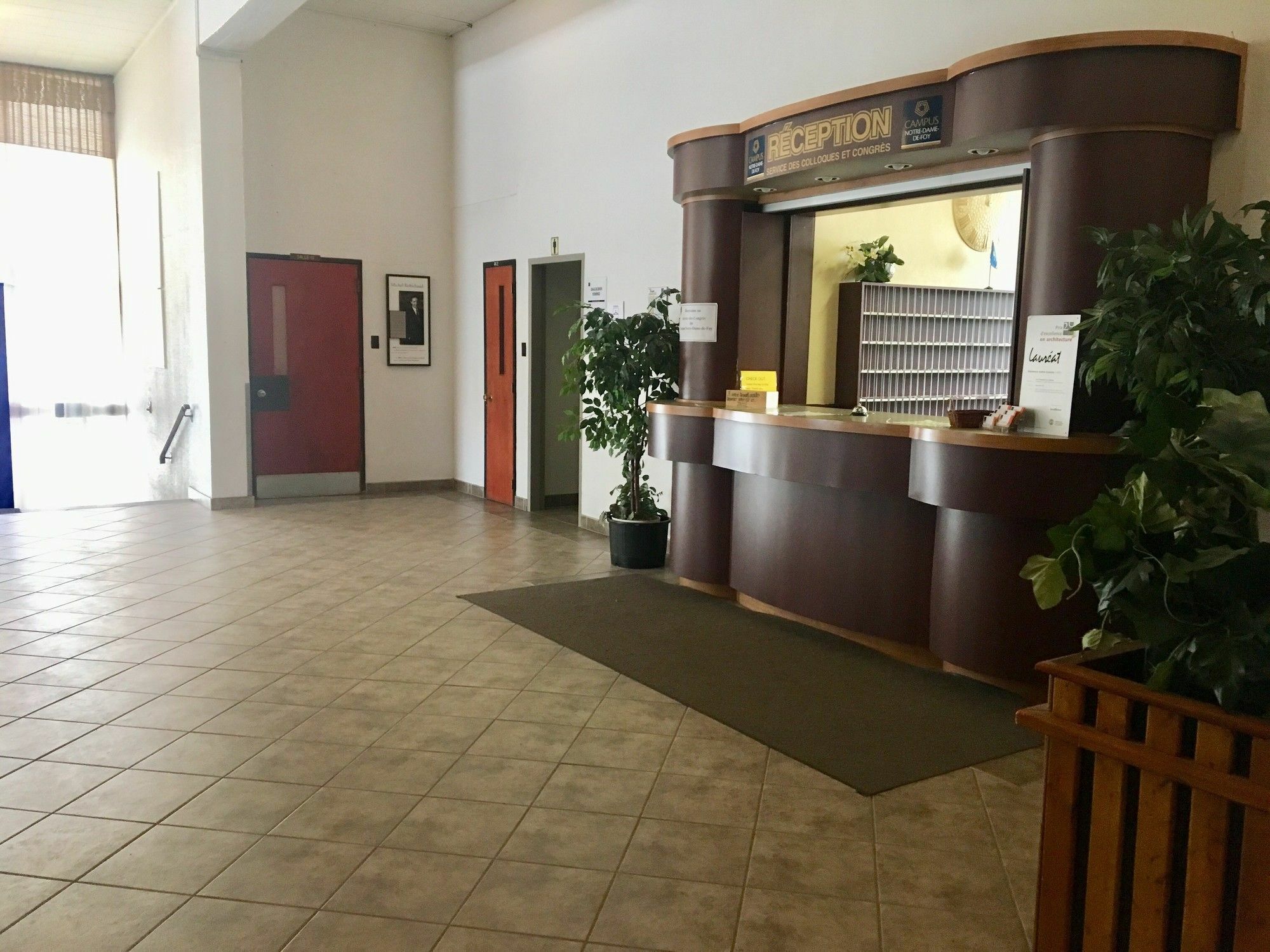 Résidences Campus Notre-Dame-de-Foy Saint-Augustin-de-Desmaures Extérieur photo